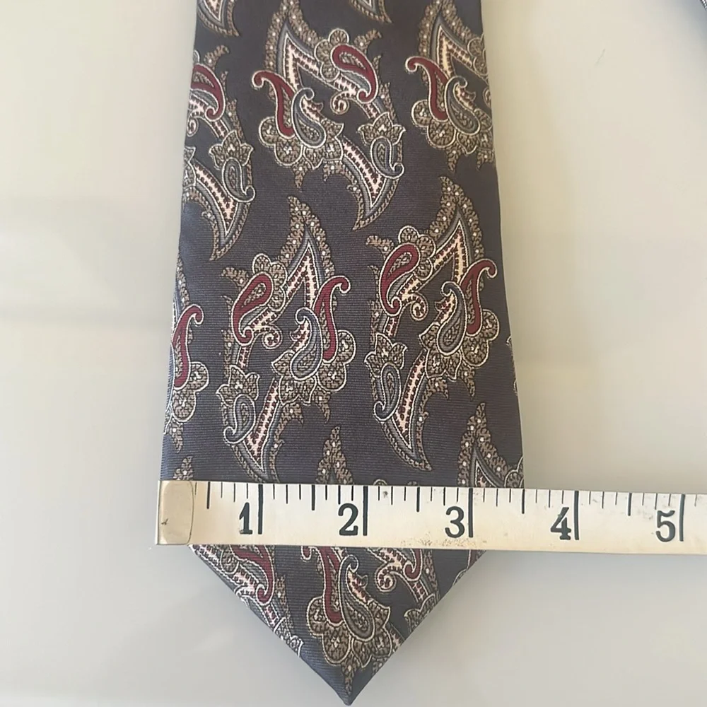 Christian Dior Vintage Gray Paisley Print 100% Silk Neck Tie